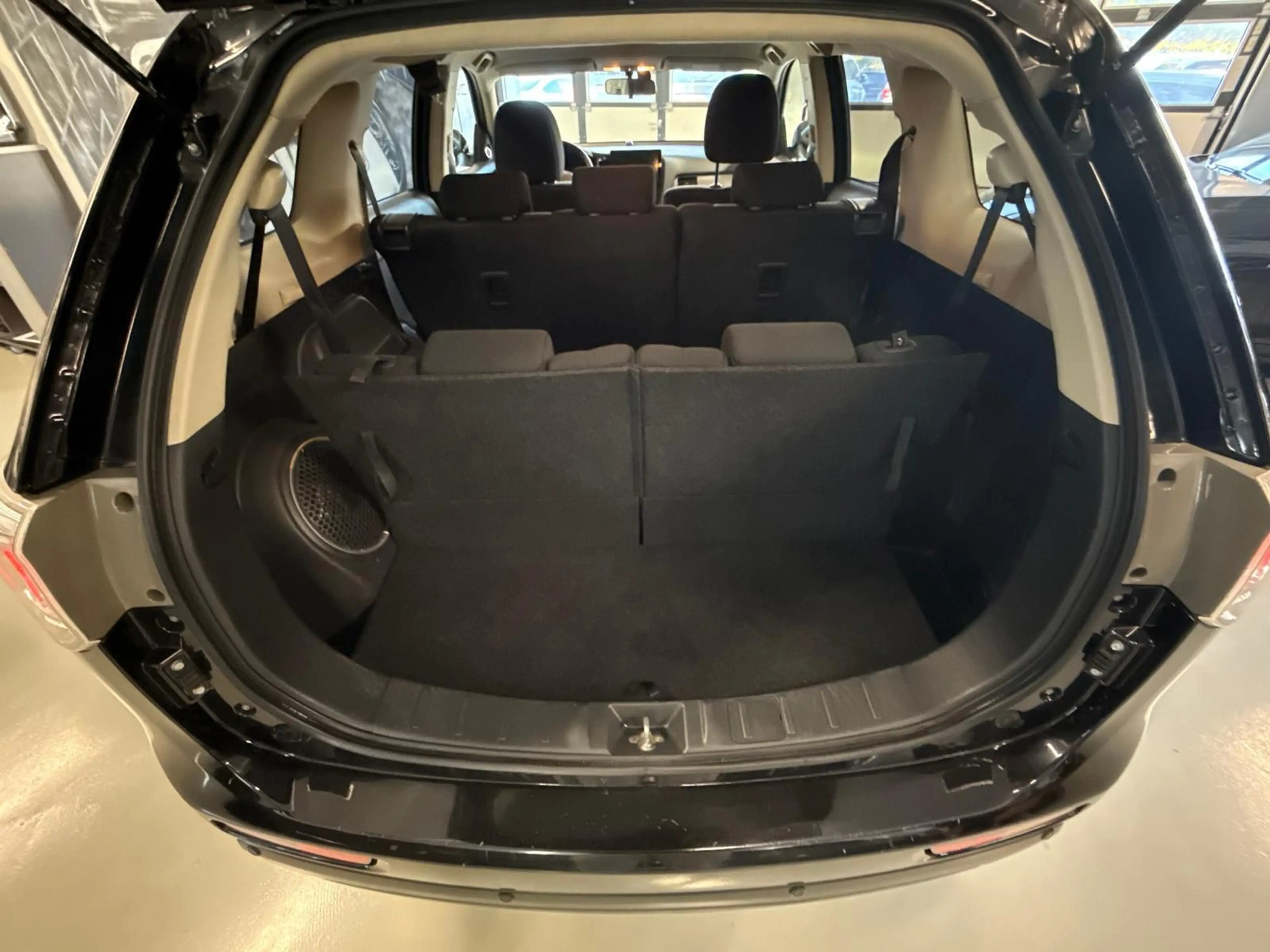 Mitsubishi Outlander 4WD 2.2 D 7-SITZER AHK XENON TEMPOMAT — photo 10