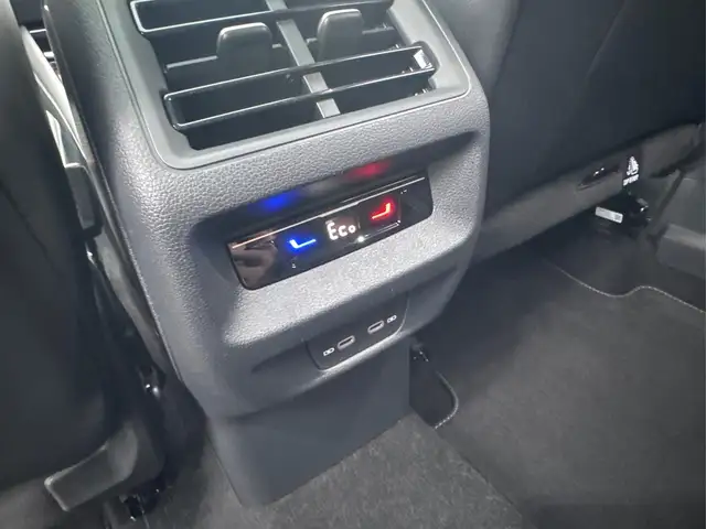 Volkswagen Tiguan R-Line People PLUG-IN+PANO+AHK+HD MATRIX+NAVI+B... Ansicht 27