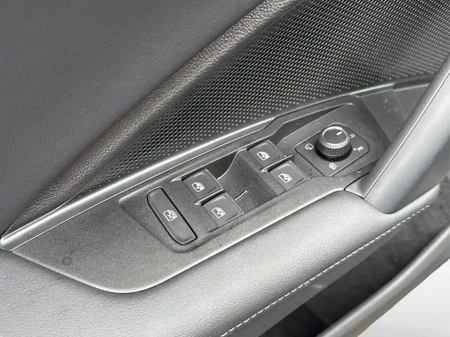 Volkswagen Tiguan R-Line People PLUG-IN+PANO+AHK+HD MATRIX+NAVI+B... Ansicht 12