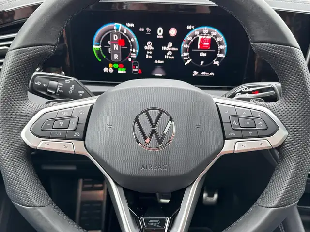 Volkswagen Tiguan R-Line People PLUG-IN+PANO+AHK+HD MATRIX+NAVI+B... Ansicht 18