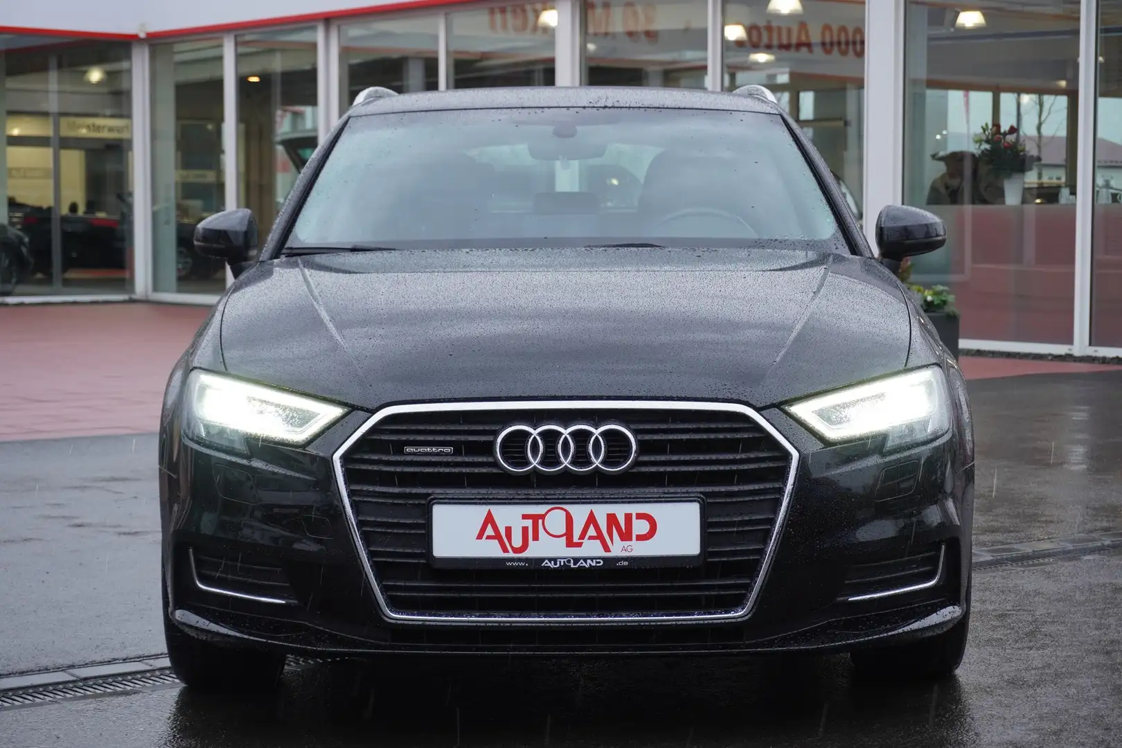 Audi A3 Sportback 2.0 TDI quattro PDC AHK Sitzheizung Schwarz - 2