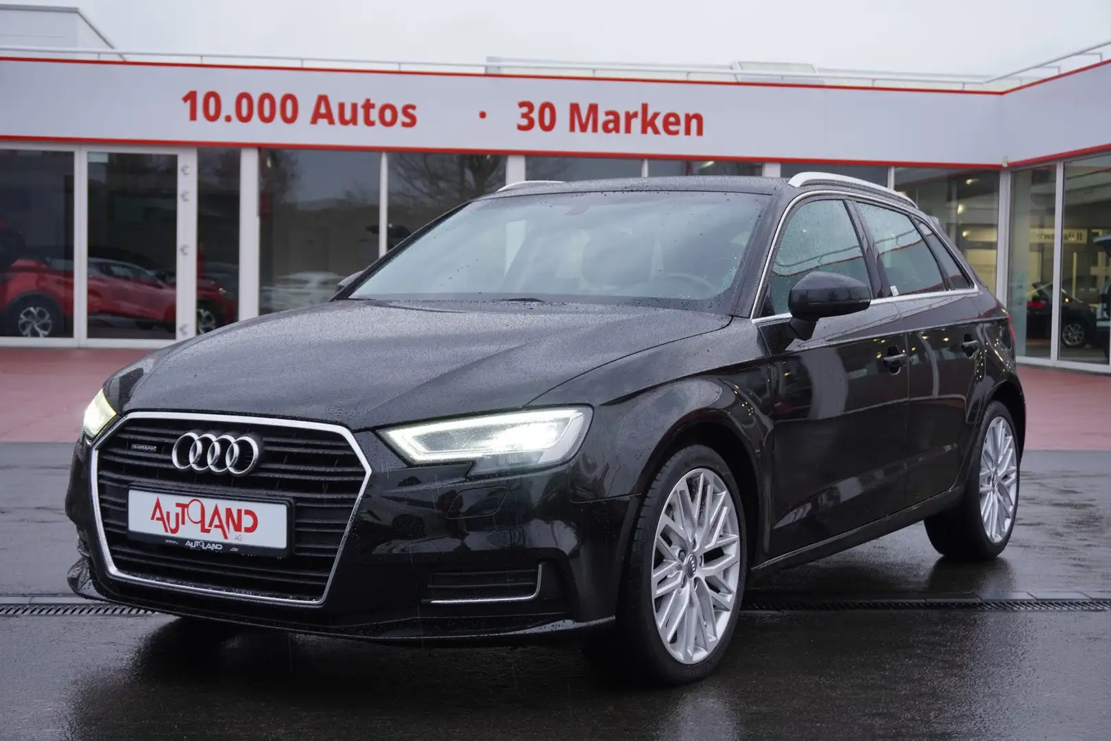 Audi A3 Sportback 2.0 TDI quattro PDC AHK Sitzheizung Schwarz - 1