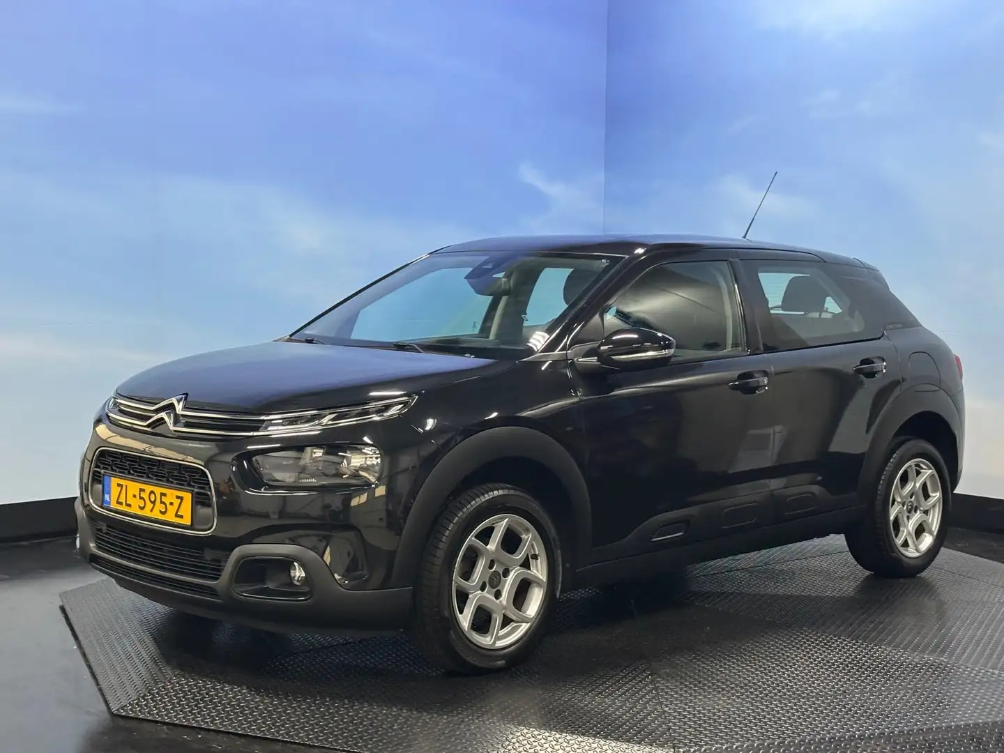 Citroen C4 Cactus 1.2 PureTech Business Navi | Clima | PDC | Cruise Zwart - 2