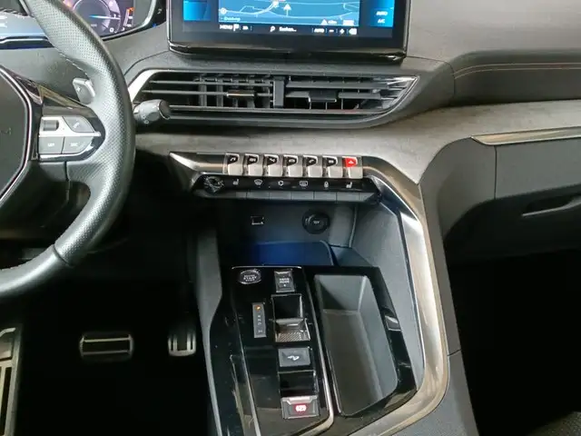 Peugeot 3008 view 11