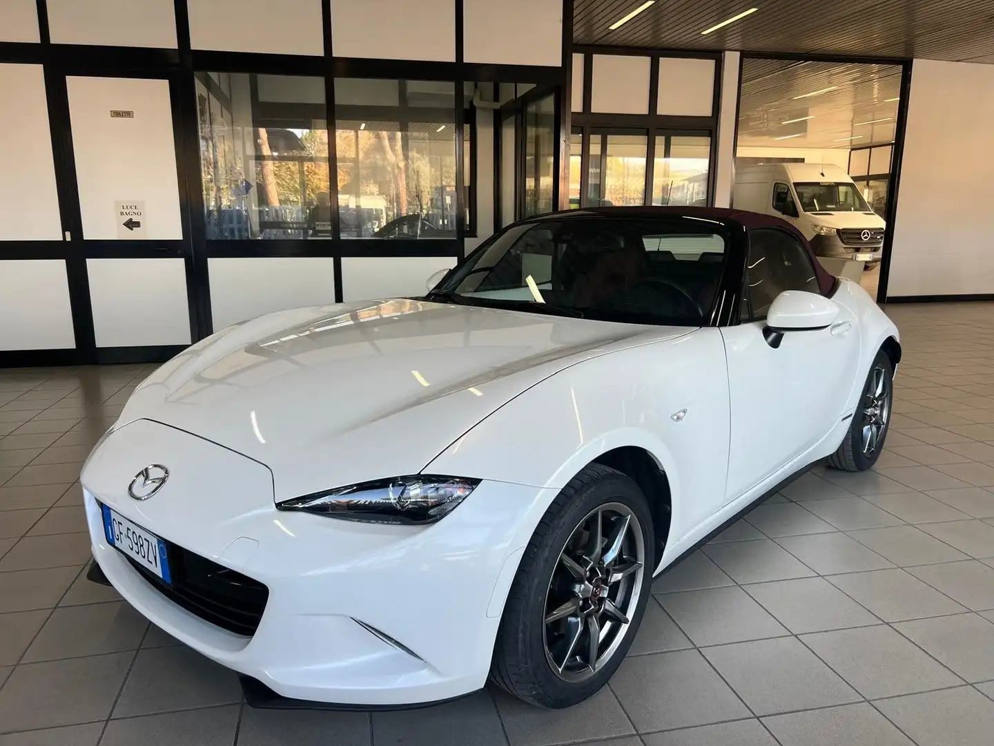 Mazda MX-5 Soft Top 1.5 100th Anniversary KM 52.000 Blanc - 1