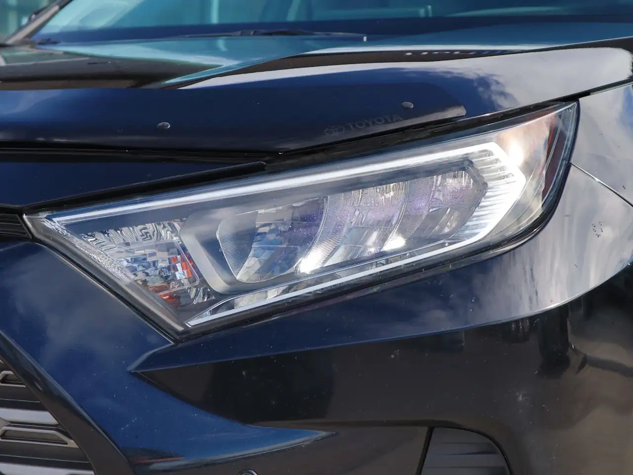 Toyota RAV 4 снимка Toyota RAV 4