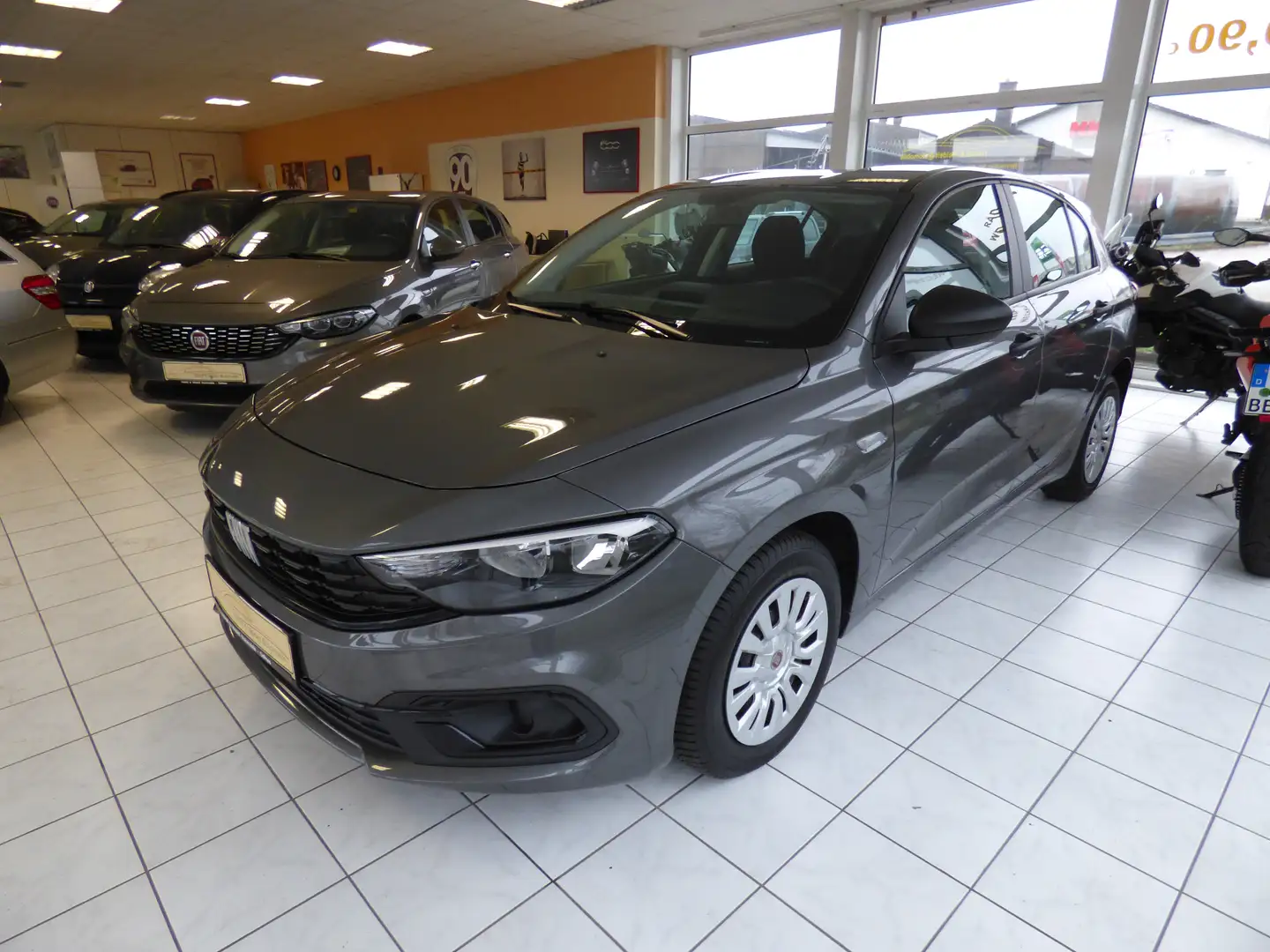Fiat Tipo Hatchback 1.4 Klima Tempomat Grau - 1