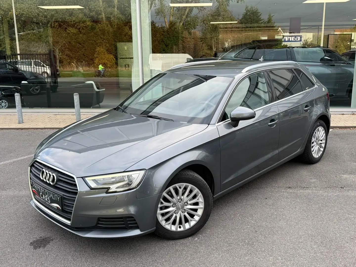 Audi A3 S TRONIC SPORT / NAVI / ZETELVERWARMING / LEDER / Gris - 2