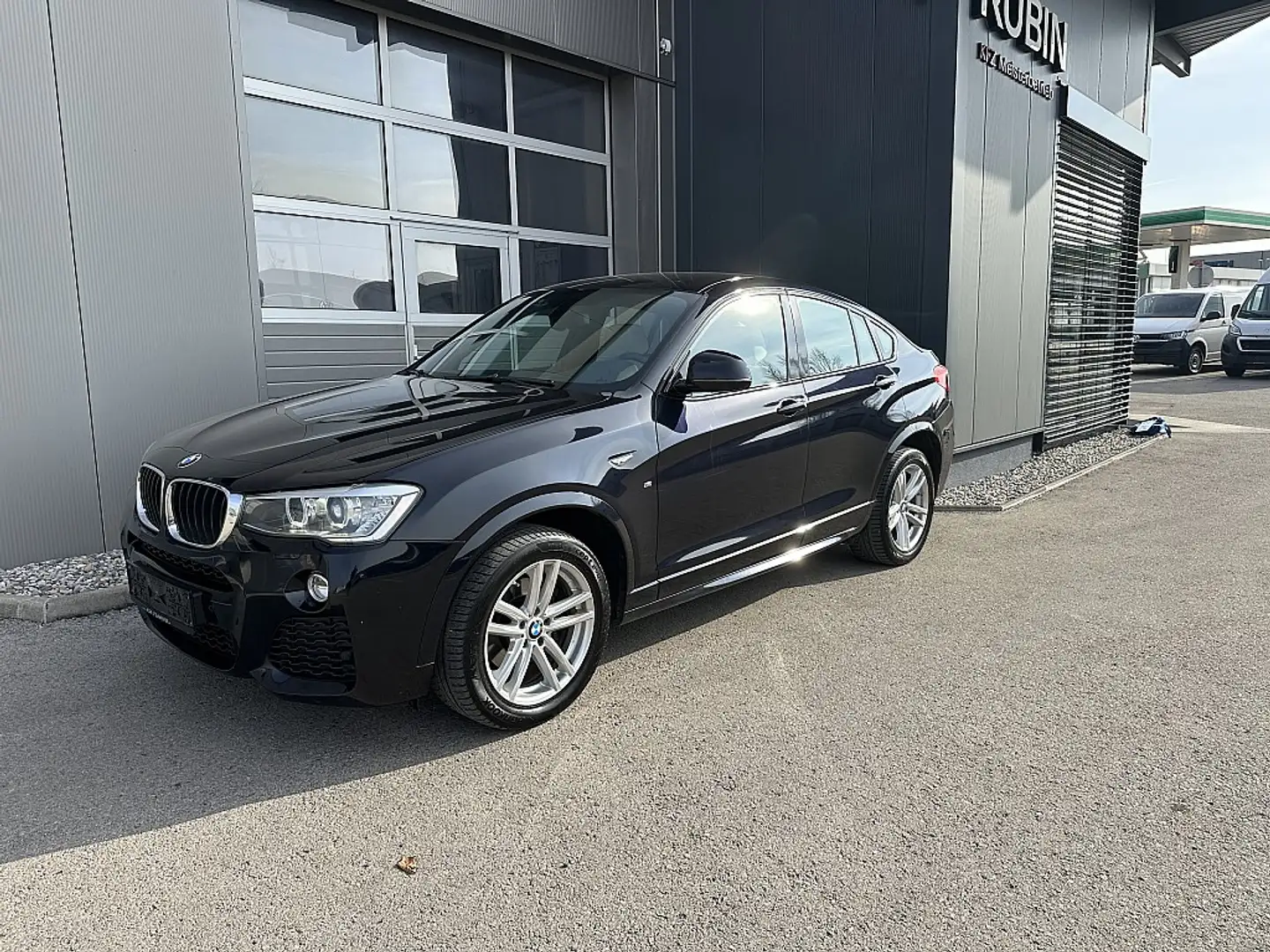 BMW X4 xDrive 20d Österreich-Paket Aut. M Paket Schwarz - 1