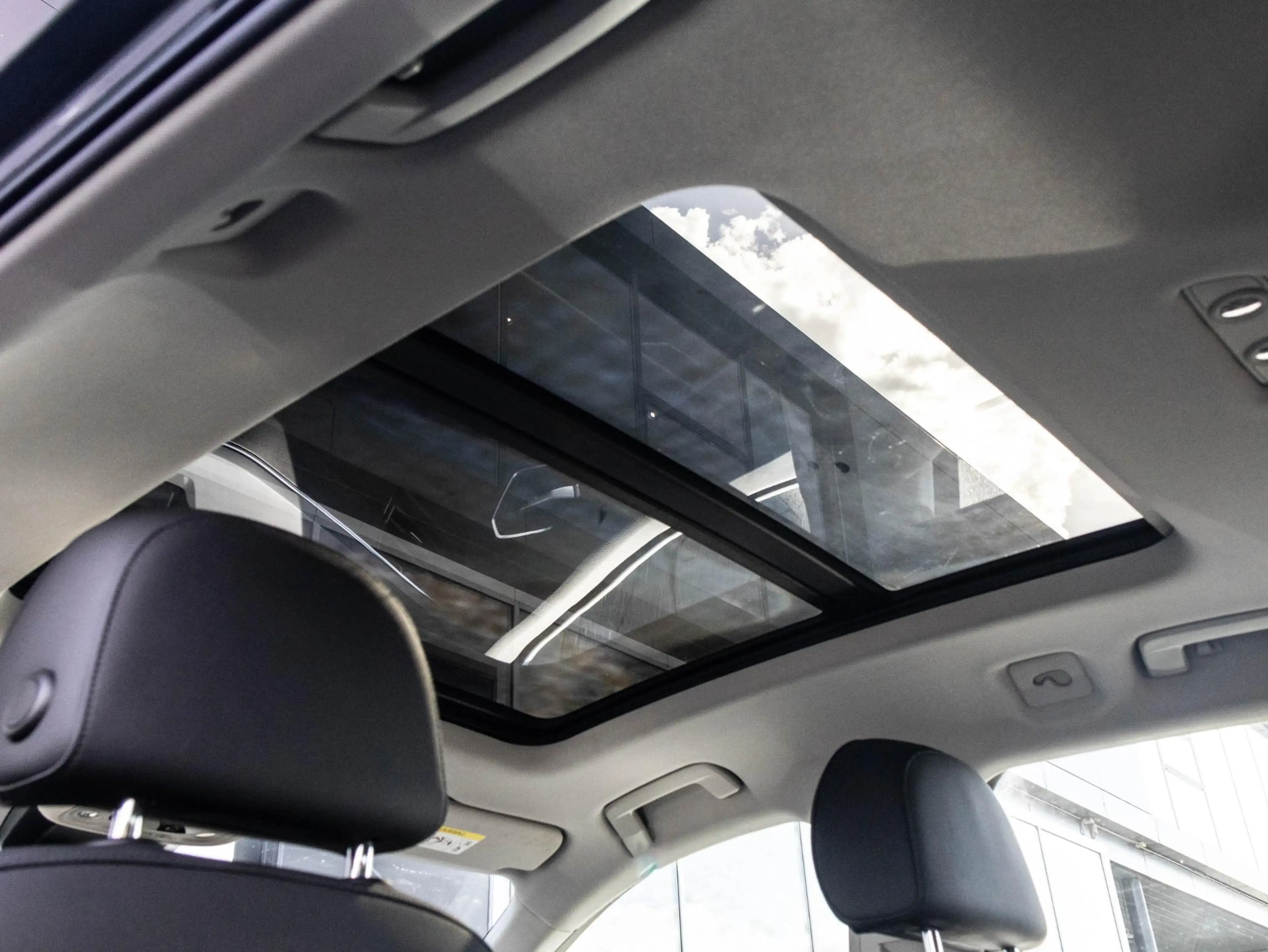 Audi e-tron e-tron 50 quattro Launch edition plus 71 kWh | SOH — photo 3