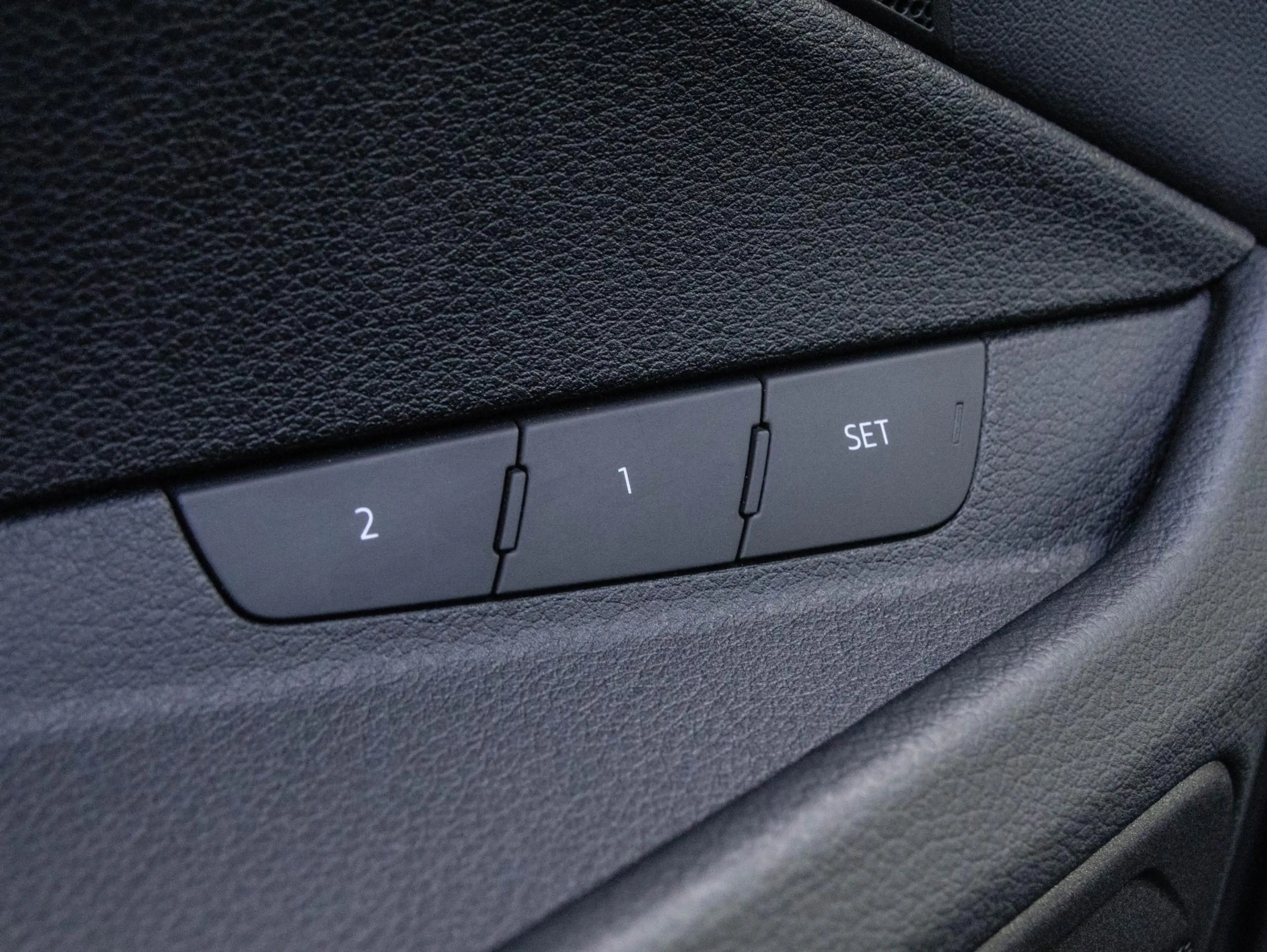 Audi e-tron e-tron 50 quattro Launch edition plus 71 kWh | SOH — photo 37