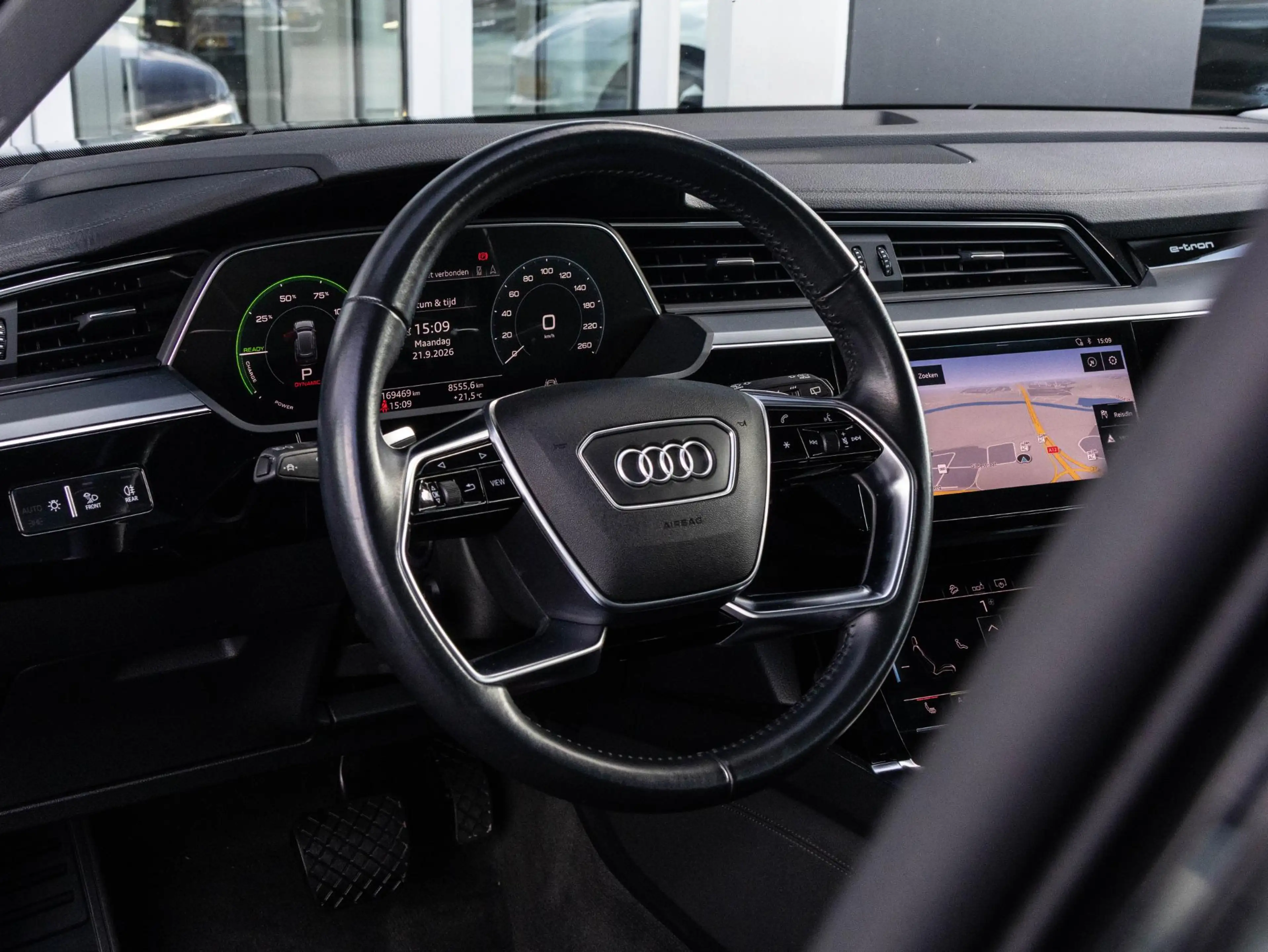 Audi e-tron e-tron 50 quattro Launch edition plus 71 kWh | SOH — photo 8