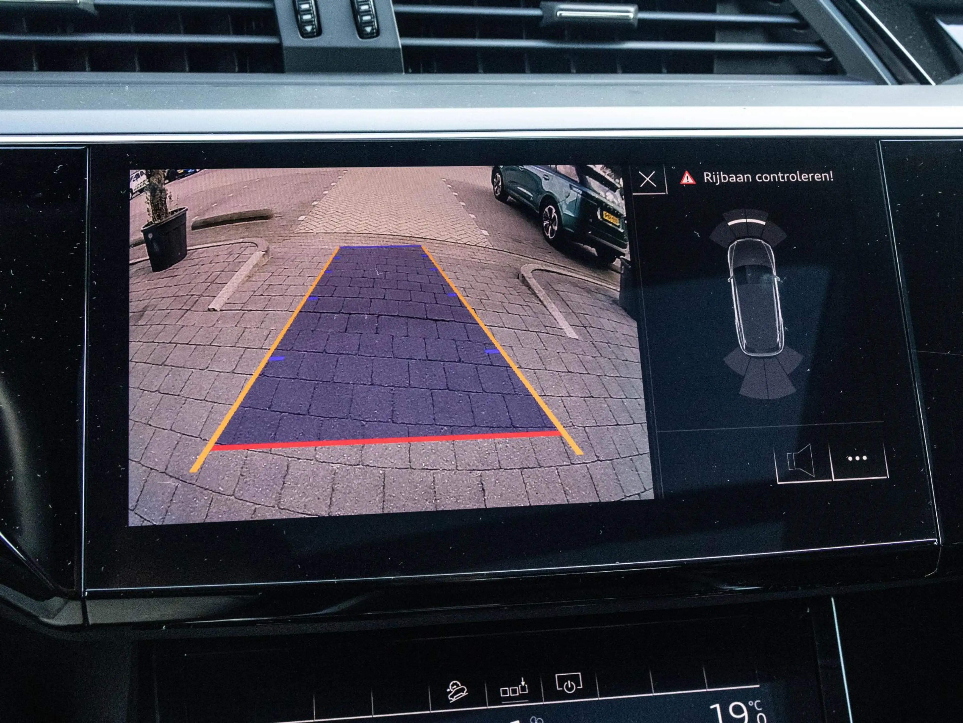 Audi e-tron e-tron 50 quattro Launch edition plus 71 kWh | SOH — photo 39