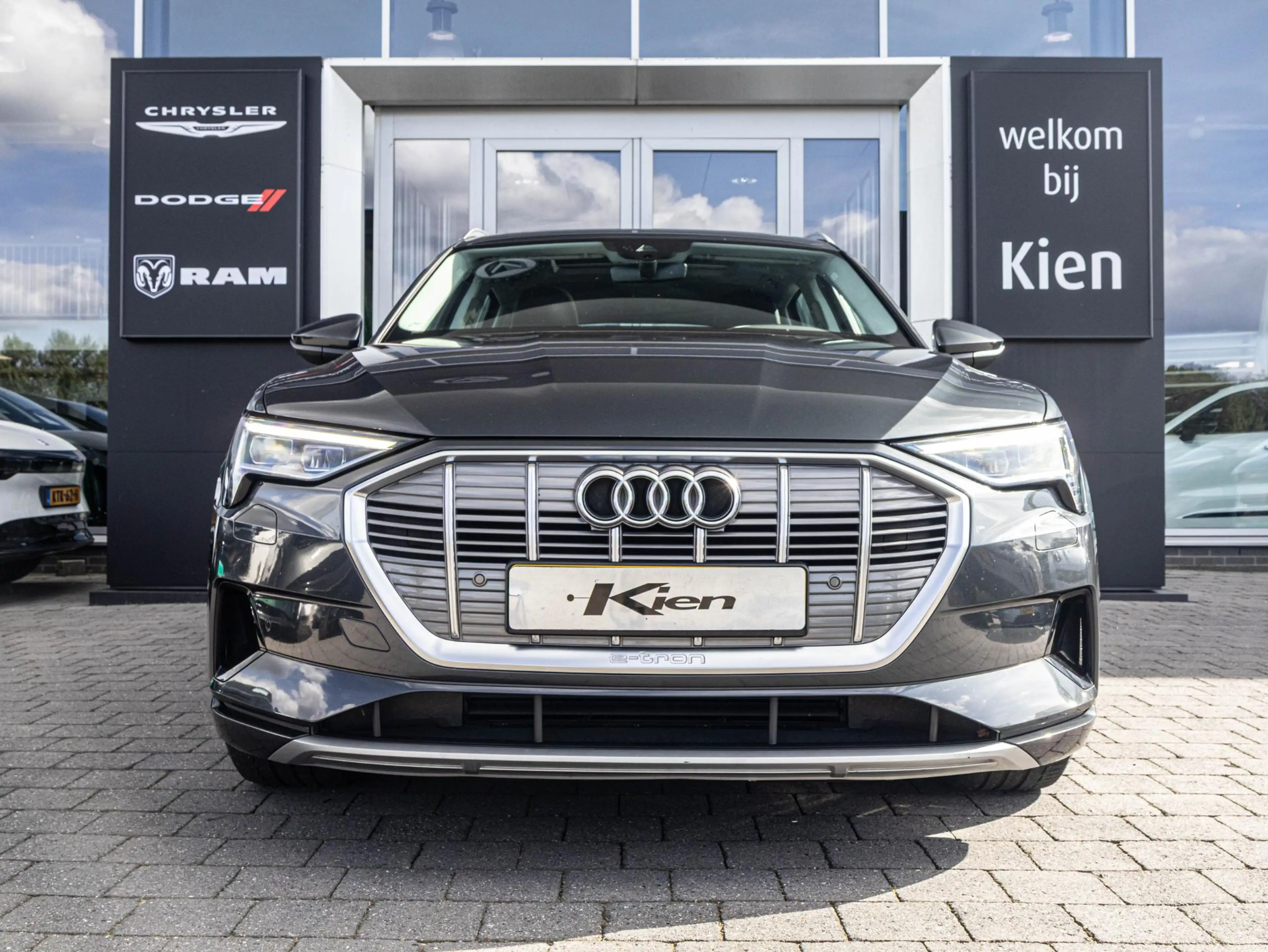 Audi e-tron e-tron 50 quattro Launch edition plus 71 kWh | SOH — photo 19