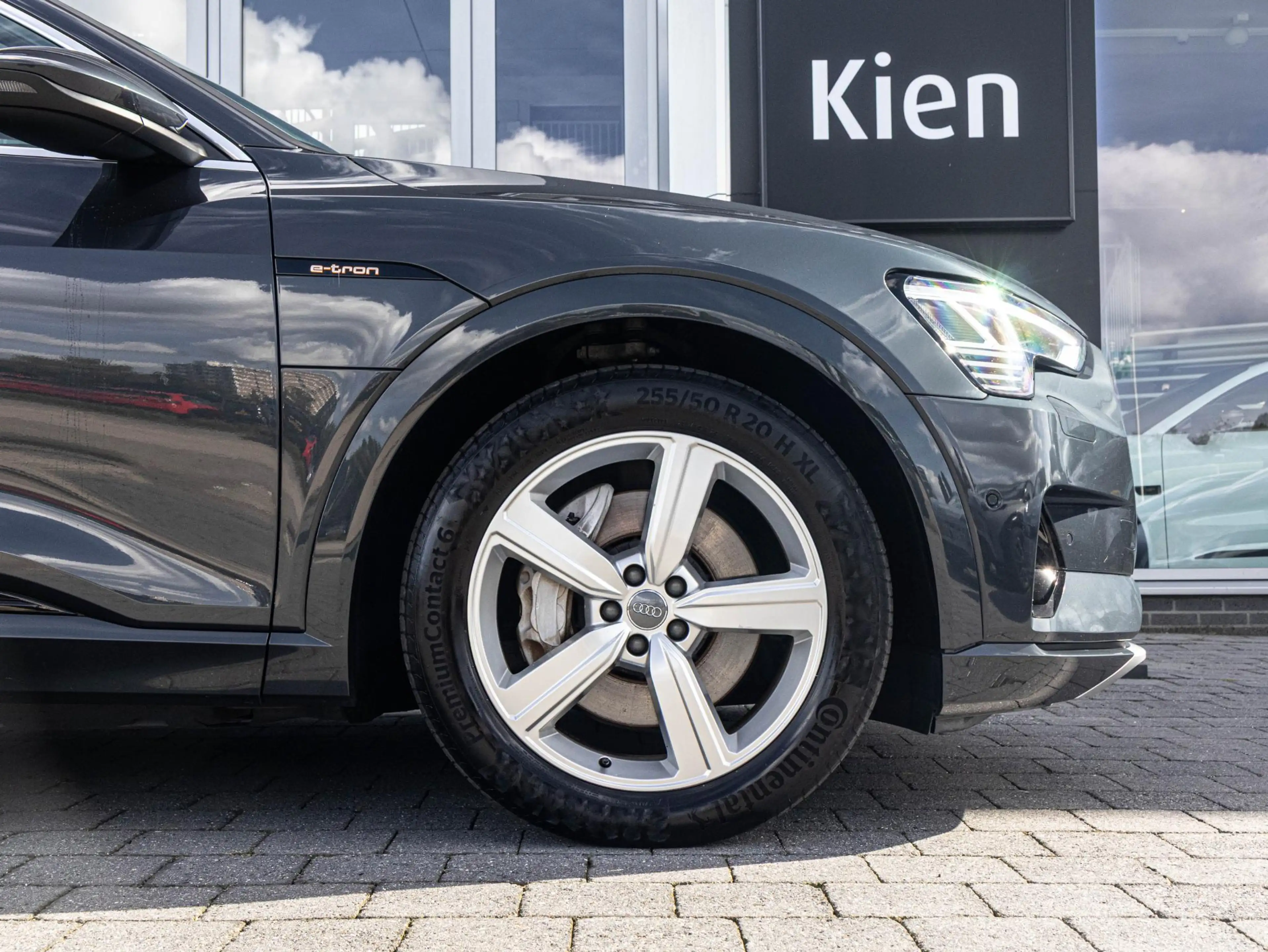 Audi e-tron e-tron 50 quattro Launch edition plus 71 kWh | SOH — photo 6