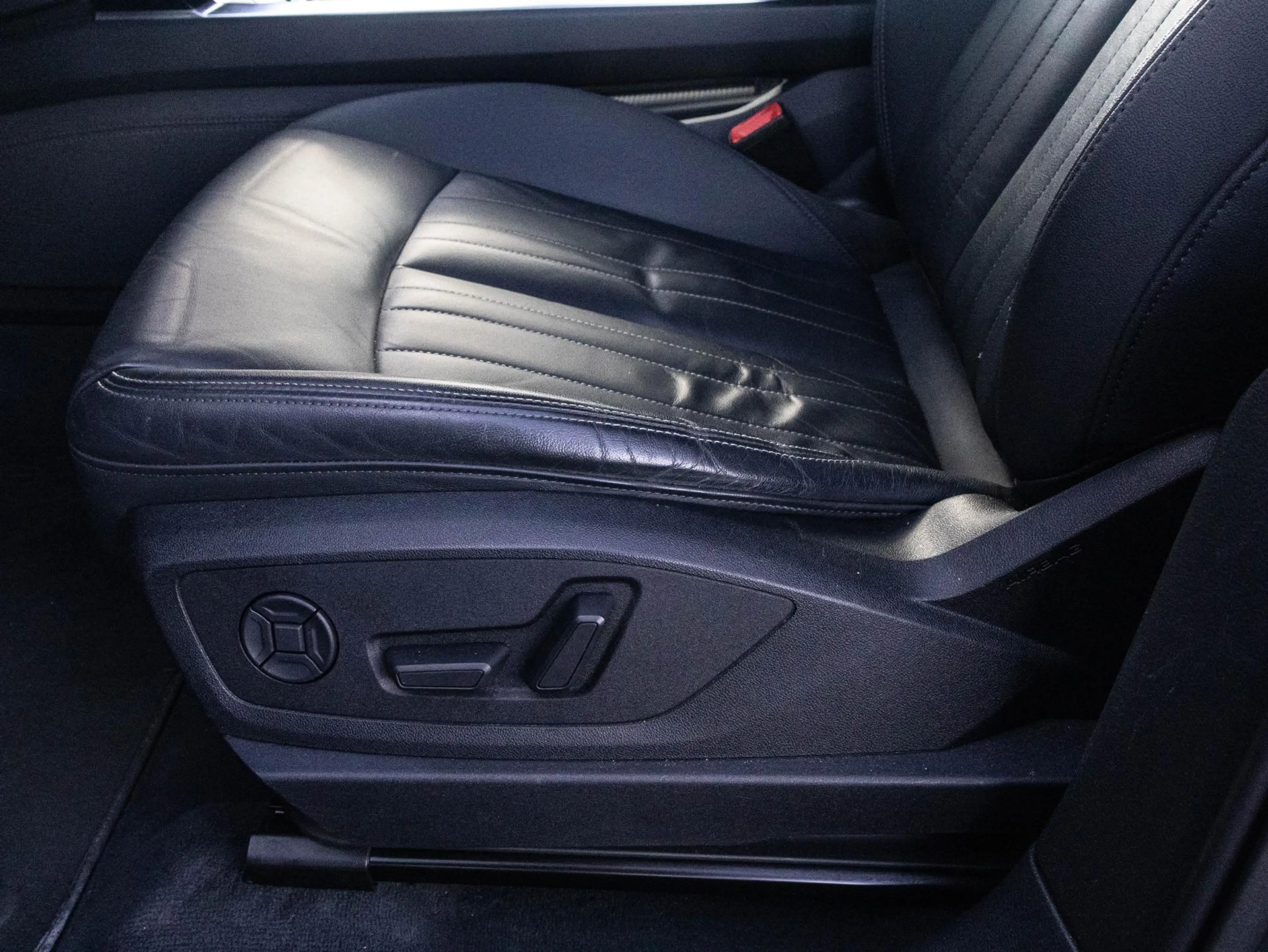 Audi e-tron e-tron 50 quattro Launch edition plus 71 kWh | SOH — photo 45