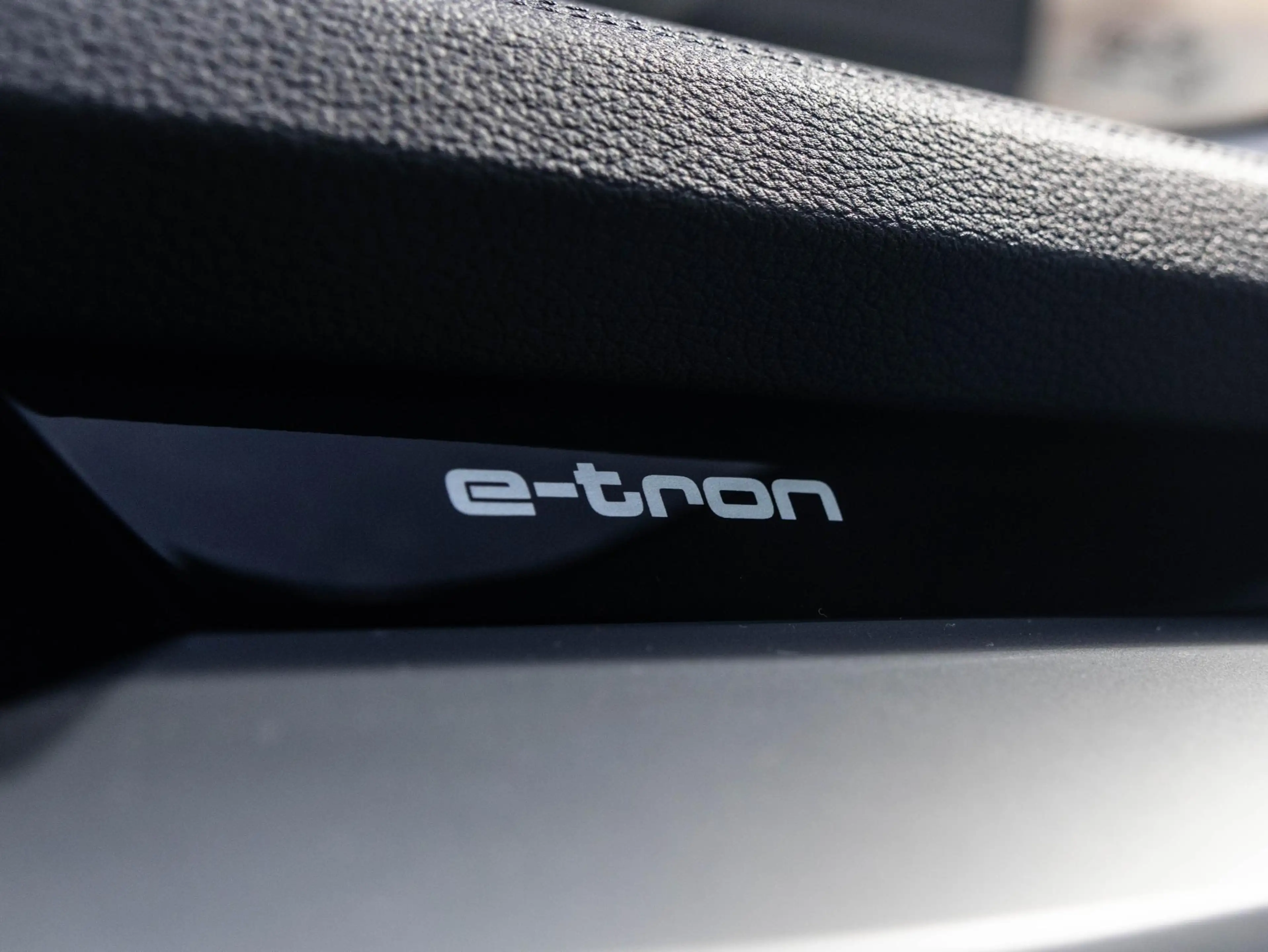 Audi e-tron e-tron 50 quattro Launch edition plus 71 kWh | SOH — photo 41