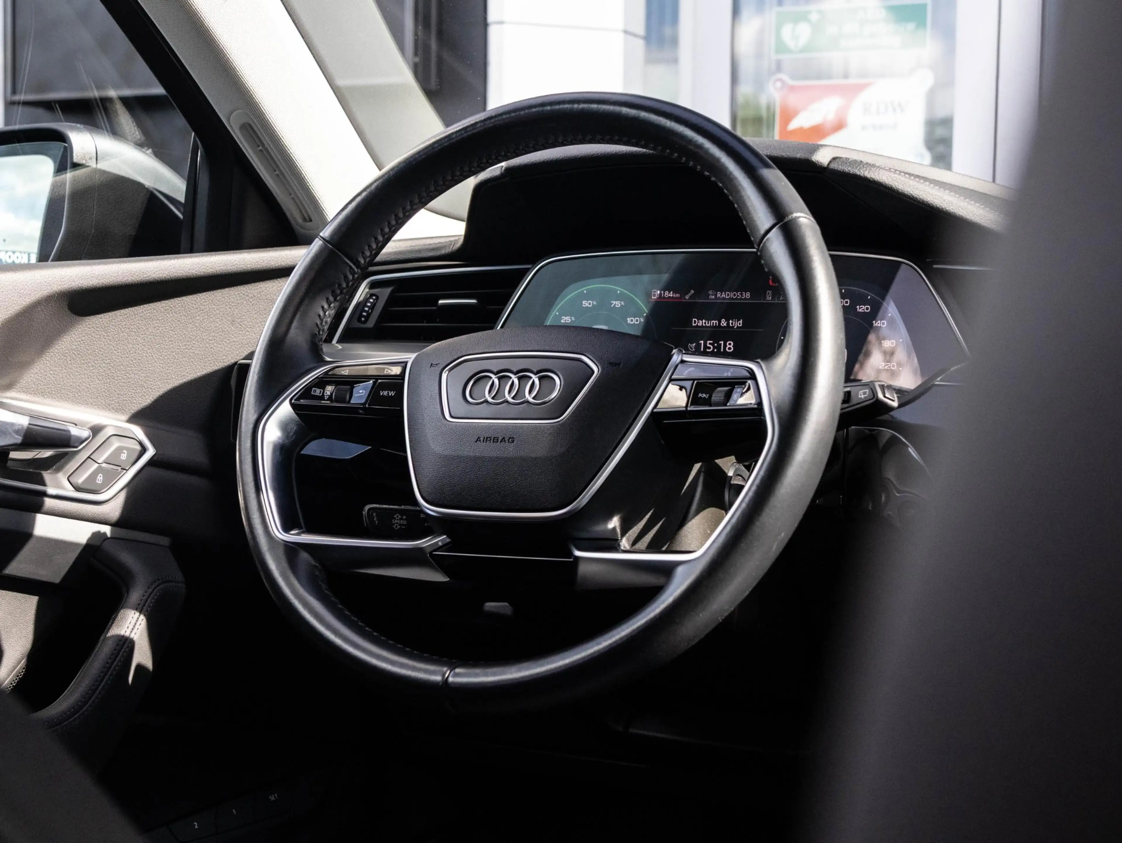 Audi e-tron e-tron 50 quattro Launch edition plus 71 kWh | SOH — photo 44