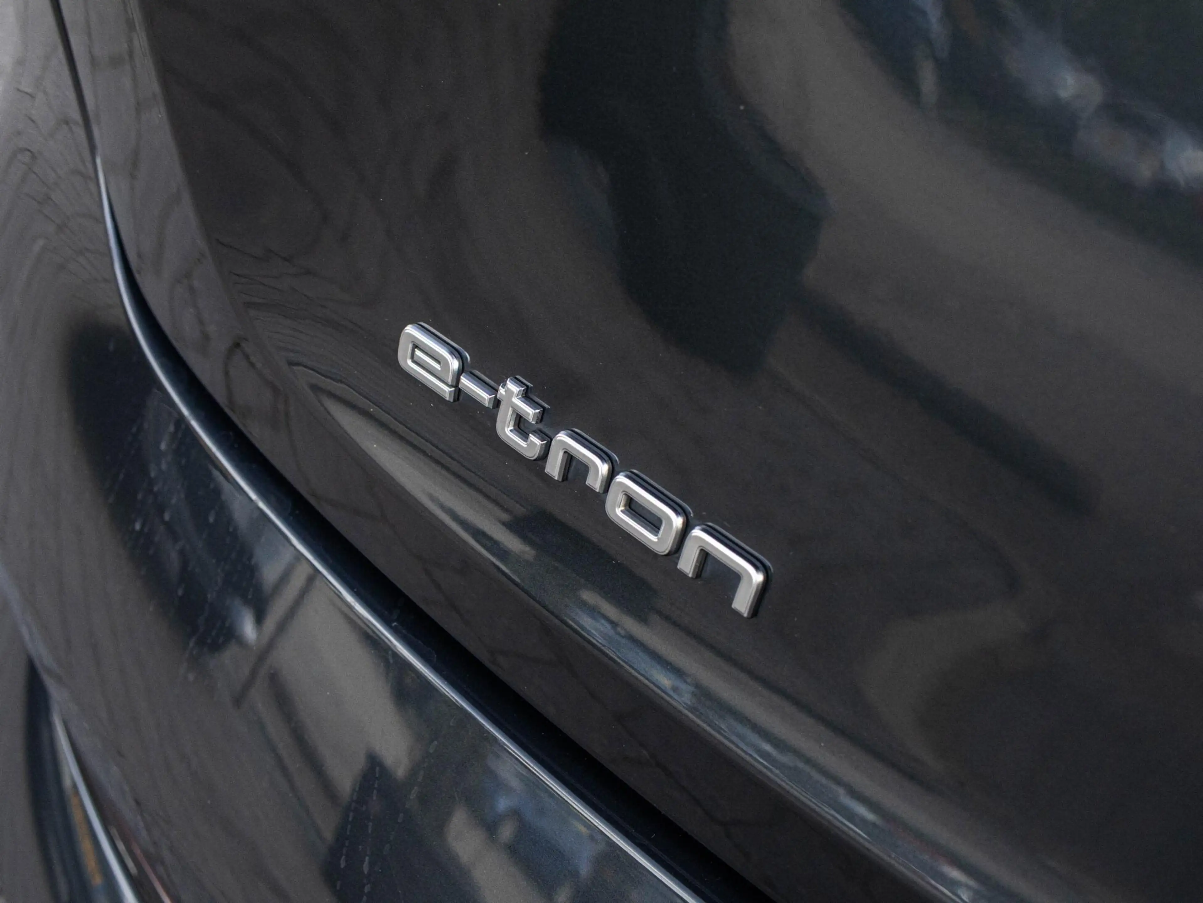 Audi e-tron e-tron 50 quattro Launch edition plus 71 kWh | SOH — photo 36