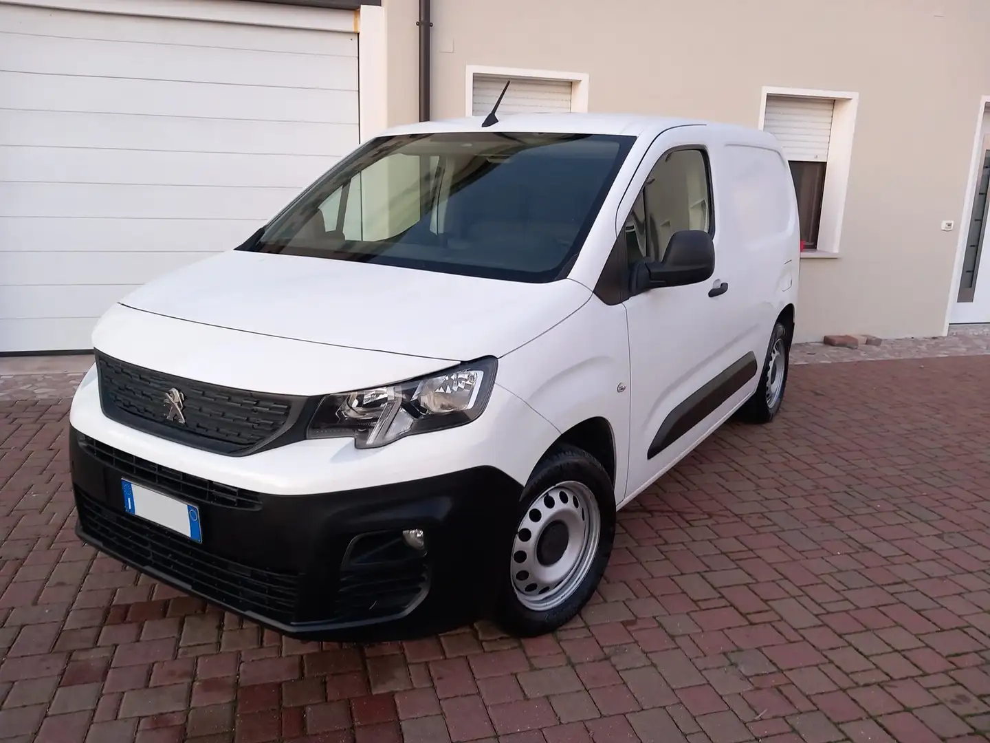 Peugeot Partner PARTNER 1.5 BLUEHDI 130 CV 3 POSTI Blanc - 1