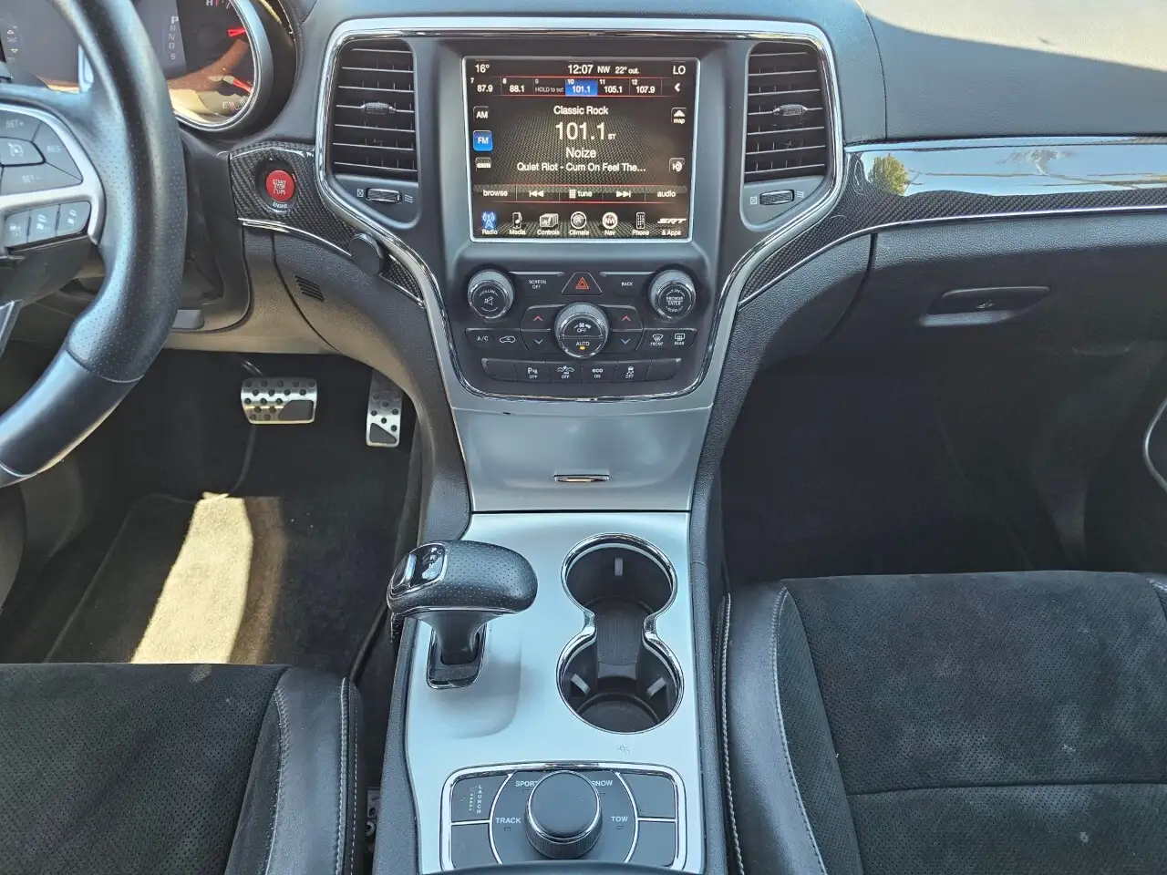 Jeep Grand Cherokee снимка Jeep Grand Cherokee