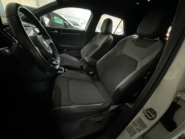 Volkswagen T-Roc view 6