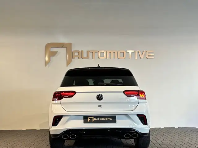 Volkswagen T-Roc view 11