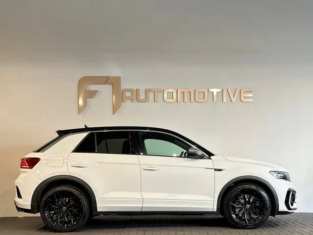 Volkswagen T-Roc view 10