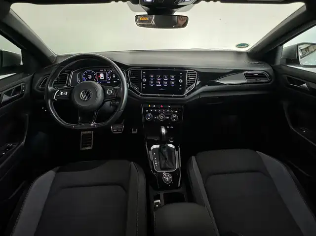 Volkswagen T-Roc view 4