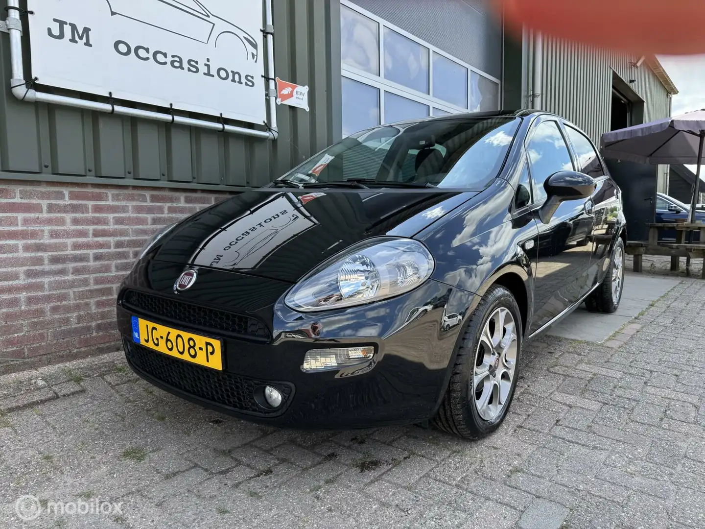 Fiat Punto Evo 0.9 TwinAir Lounge|Airco|Cruise|Lm velgen|PDC| Zwart - 2