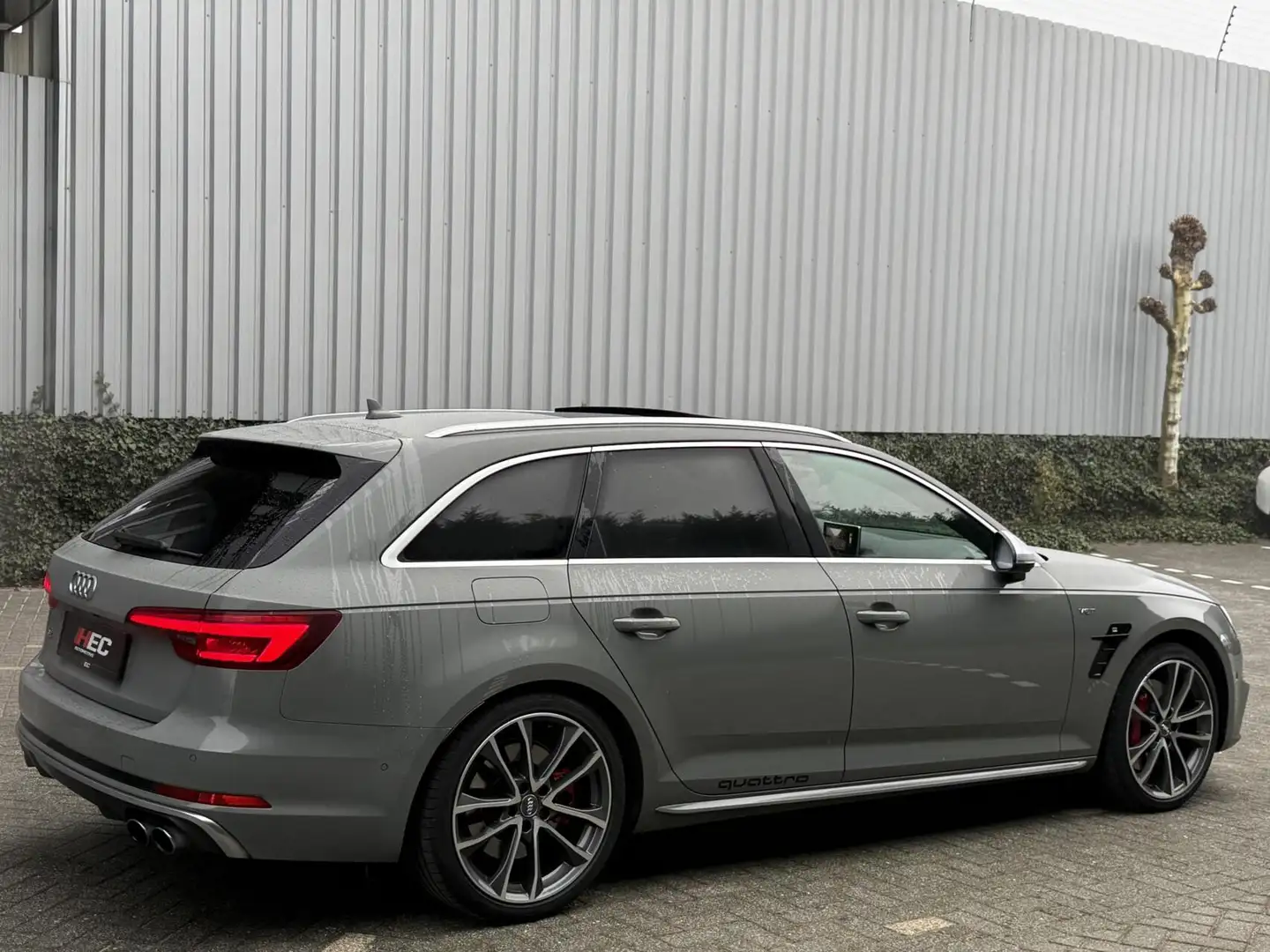 Audi S4 Avant 3.0 TFSI S4 Quattro RS|PANO|CAMERA|B&O Grijs - 2