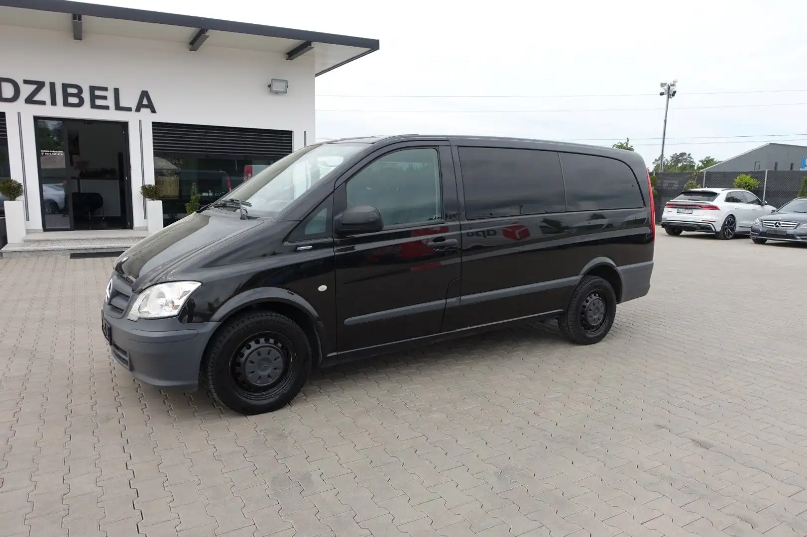 Mercedes-Benz Vito Kombi 116 CDI lang *9 Sitze* Schwarz - 1