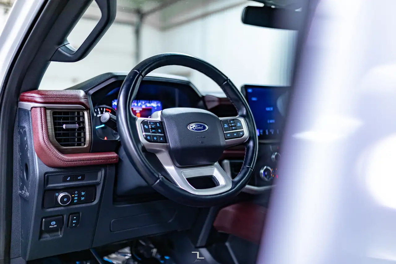 Ford Expedition снимка Ford Expedition