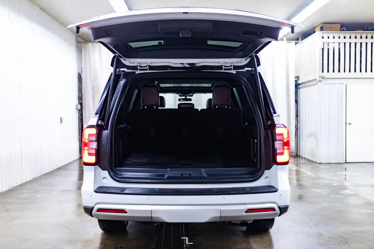 Ford Expedition снимка Ford Expedition