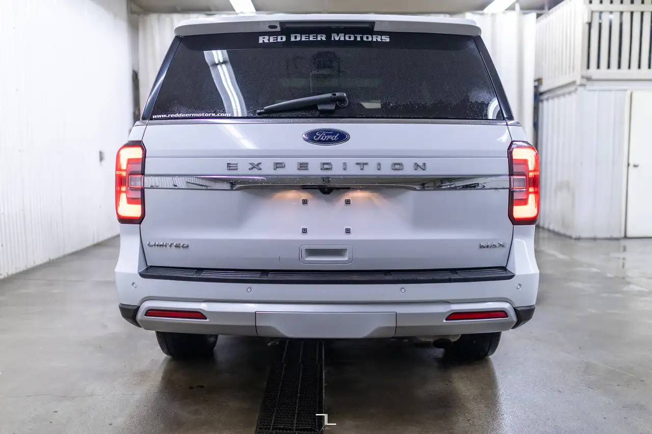 Ford Expedition снимка Ford Expedition