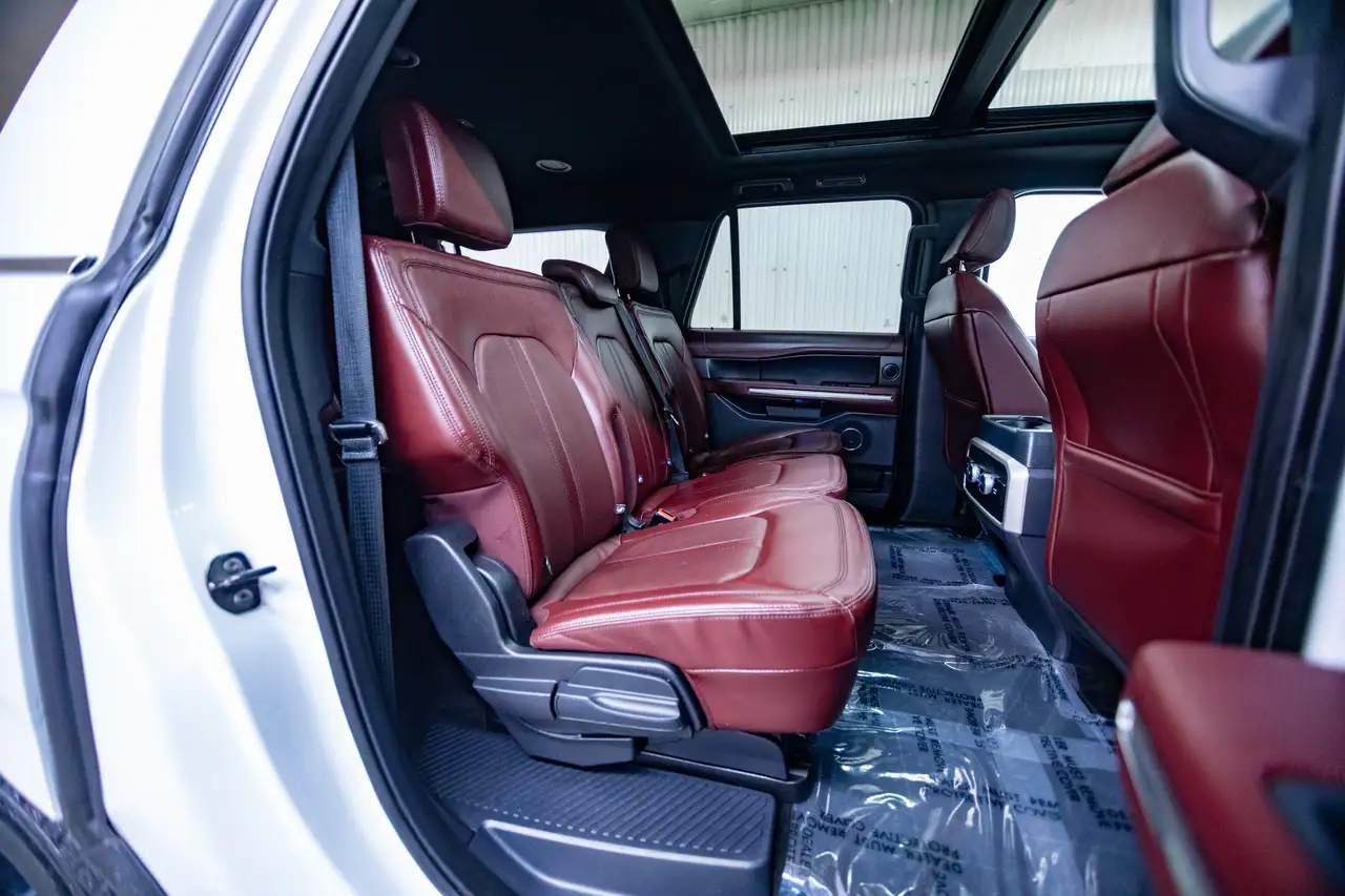 Ford Expedition снимка Ford Expedition