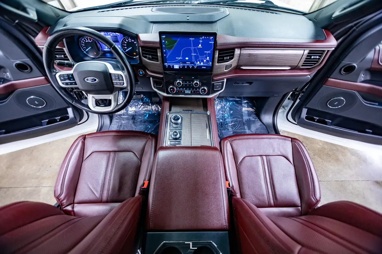 Ford Expedition снимка Ford Expedition