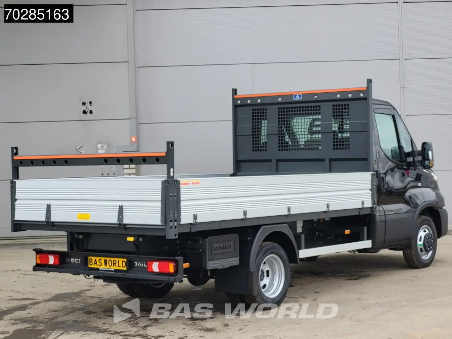 Iveco Daily 35C21 3.0L 210PK Automaat Open Laadbak 2025 ACC Ai Noir - 2