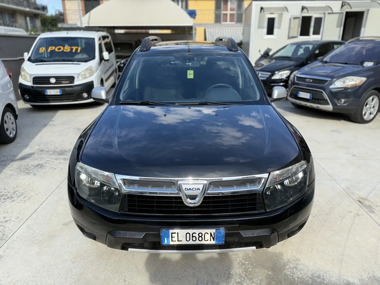 Dacia Duster 1.6 Laureate 4x4 110cv Zwart - 1