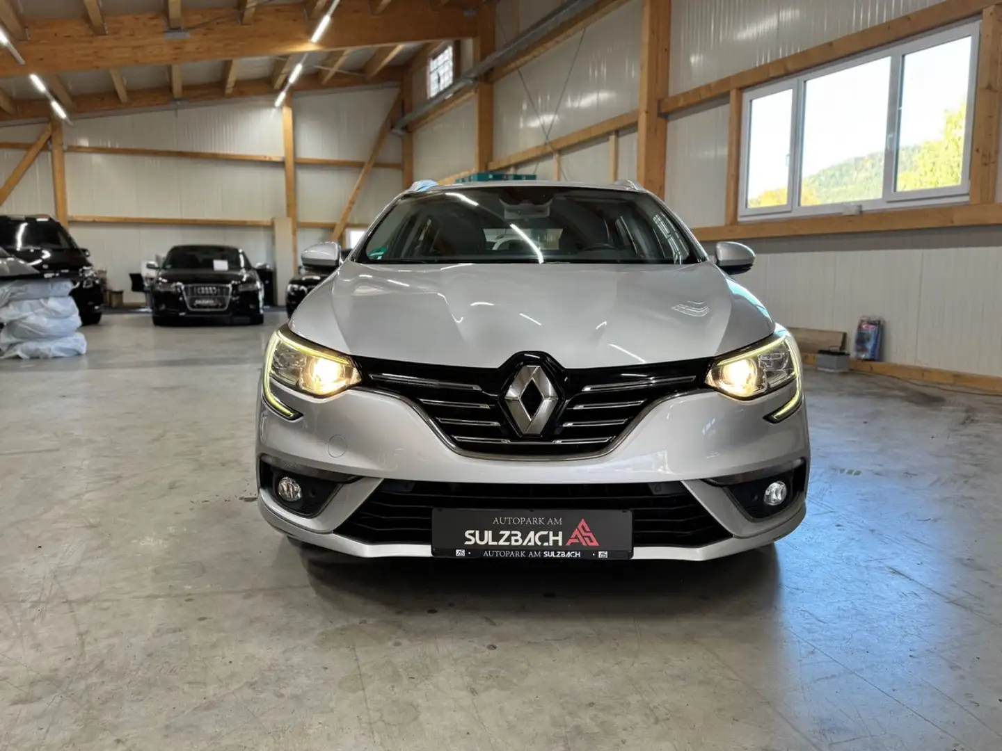 Renault Megane IV GrandtourIntens/NAVI/RÜCKKAM./TOTWINK. Silber - 2