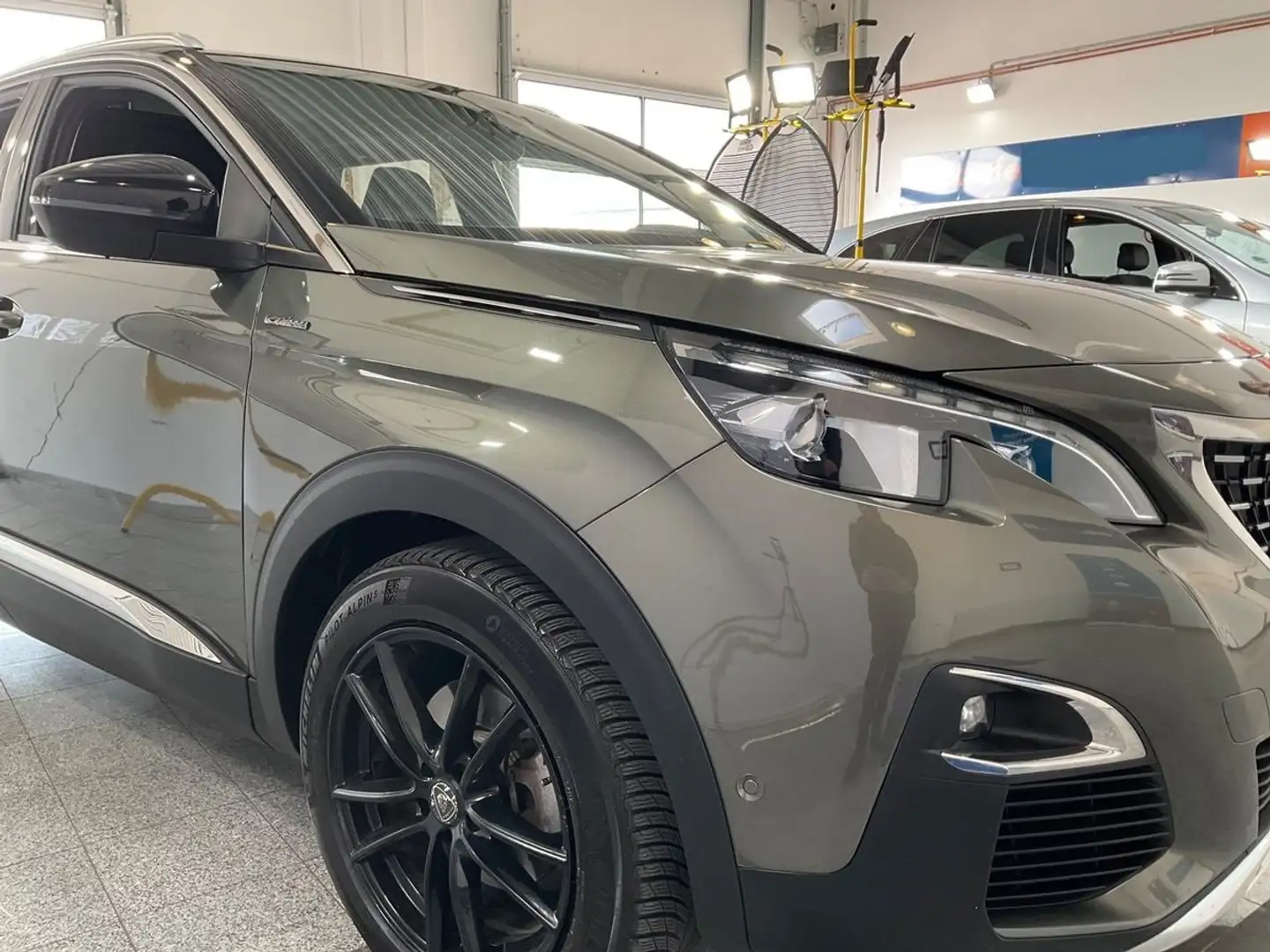 Peugeot 3008 3008 1.5 Blue-HDi GT Line Grau - 2