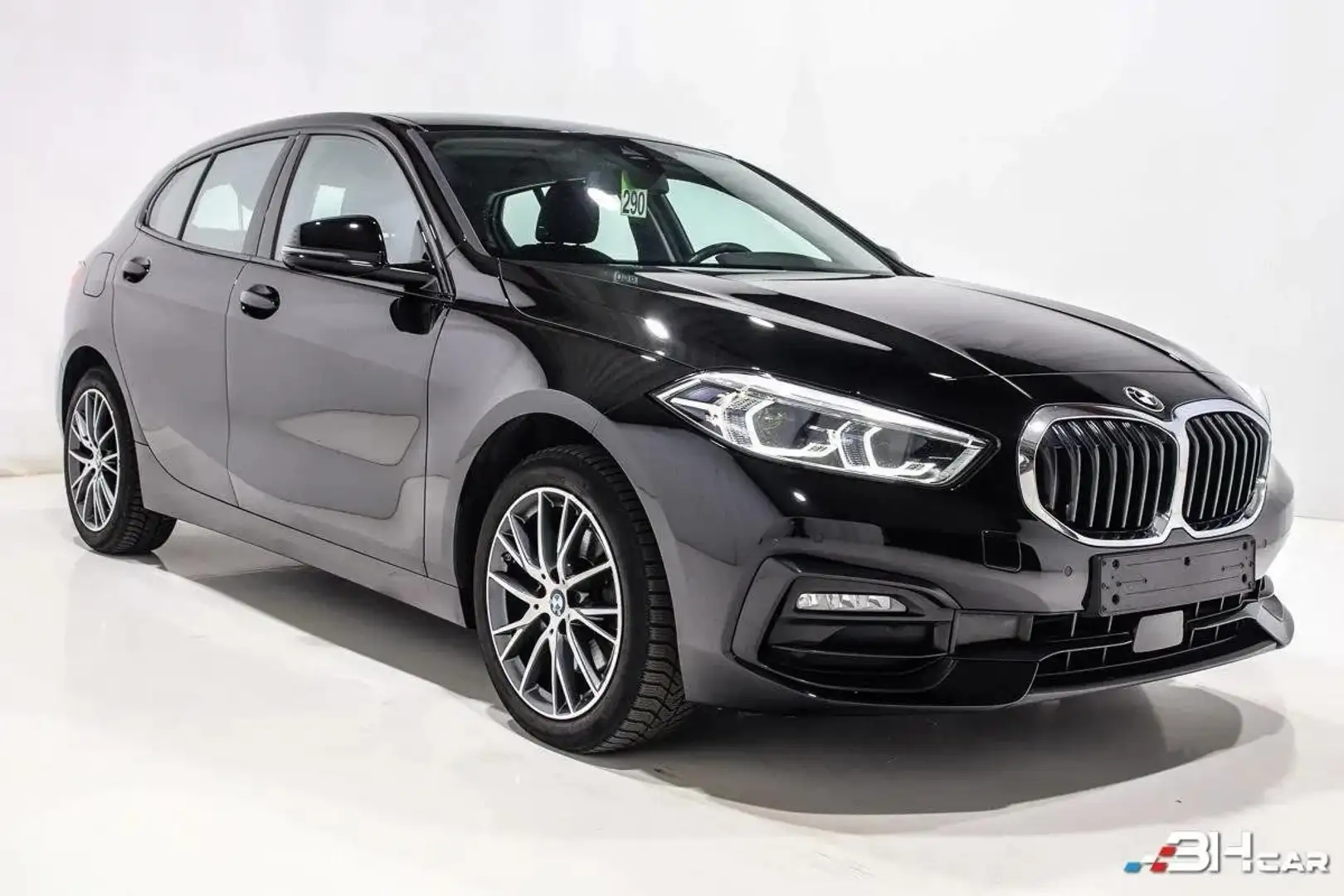 BMW 118 (F40) 118iA 140ch Edition Sport DKG7 Carplay Schwarz - 2