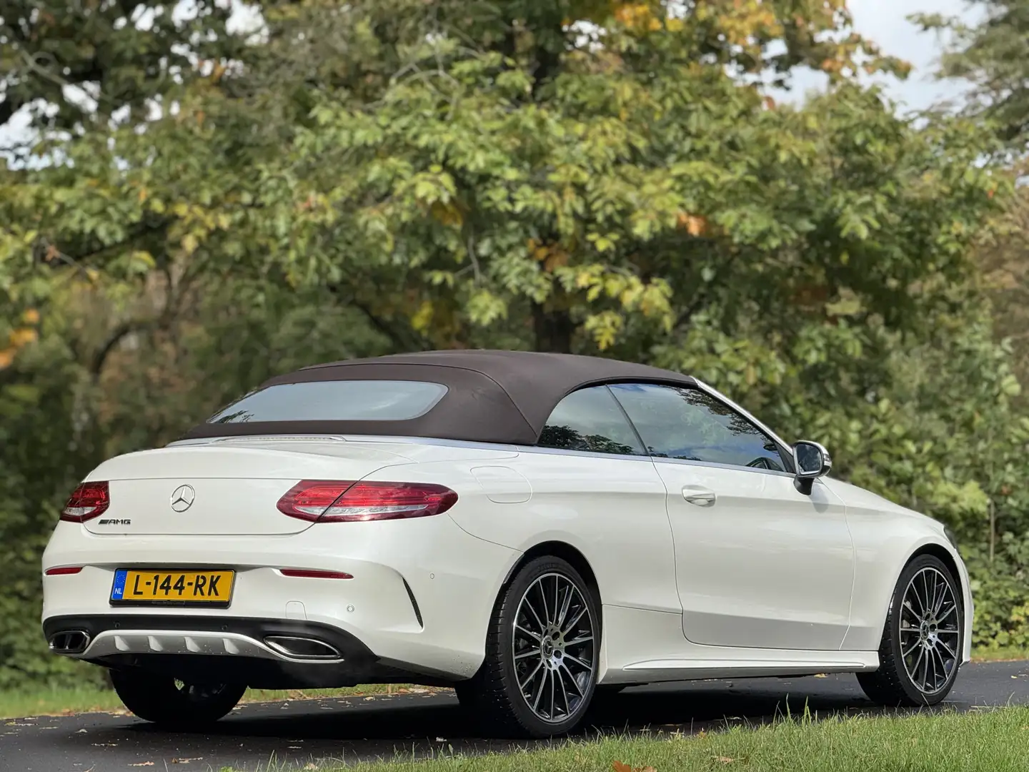 Mercedes-Benz C 200 Cabrio Prestige AMG Diamond White Weiß - 2