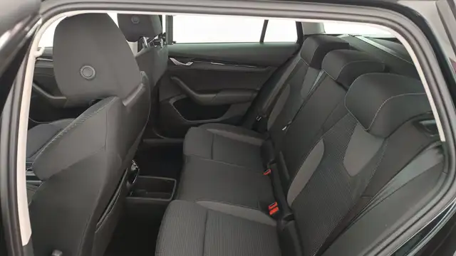 Skoda Octavia view 11