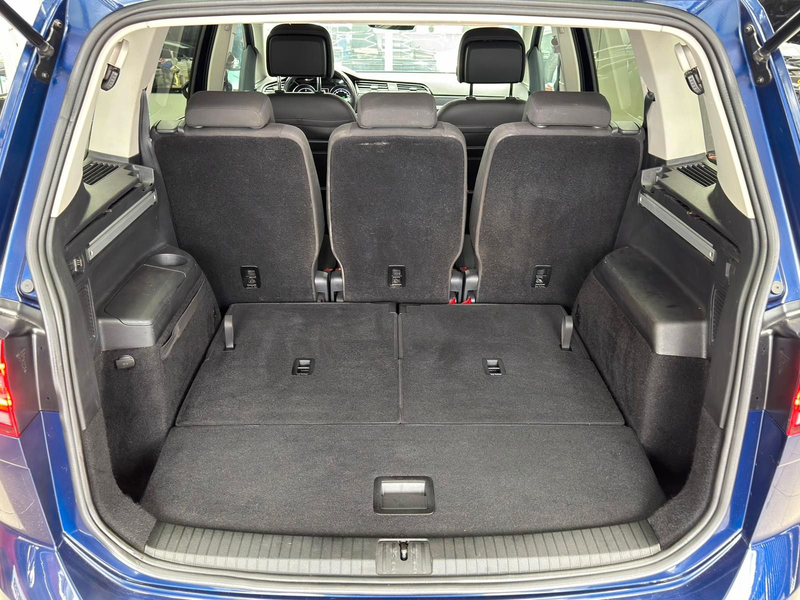 Volkswagen Touran United 2.0TDI DSG LED NAVI PDC 7-Sitzer — photo 9