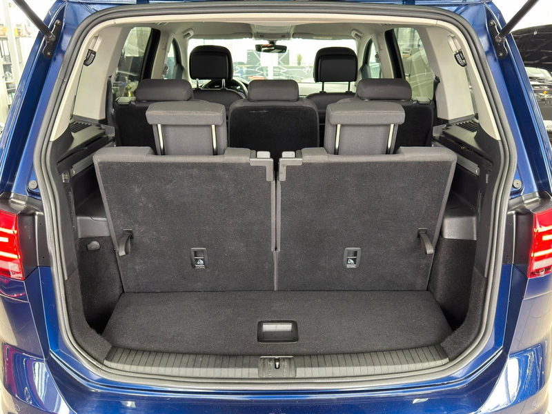 Volkswagen Touran United 2.0TDI DSG LED NAVI PDC 7-Sitzer — photo 8