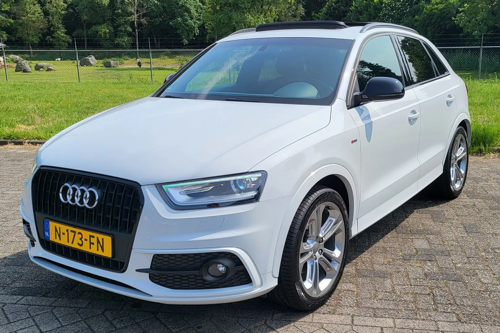 Audi Q3 AUDI Q3 1.4 Tfsi S-LINE, PANO, TREKH, VOLL OPTIES Білий - 1
