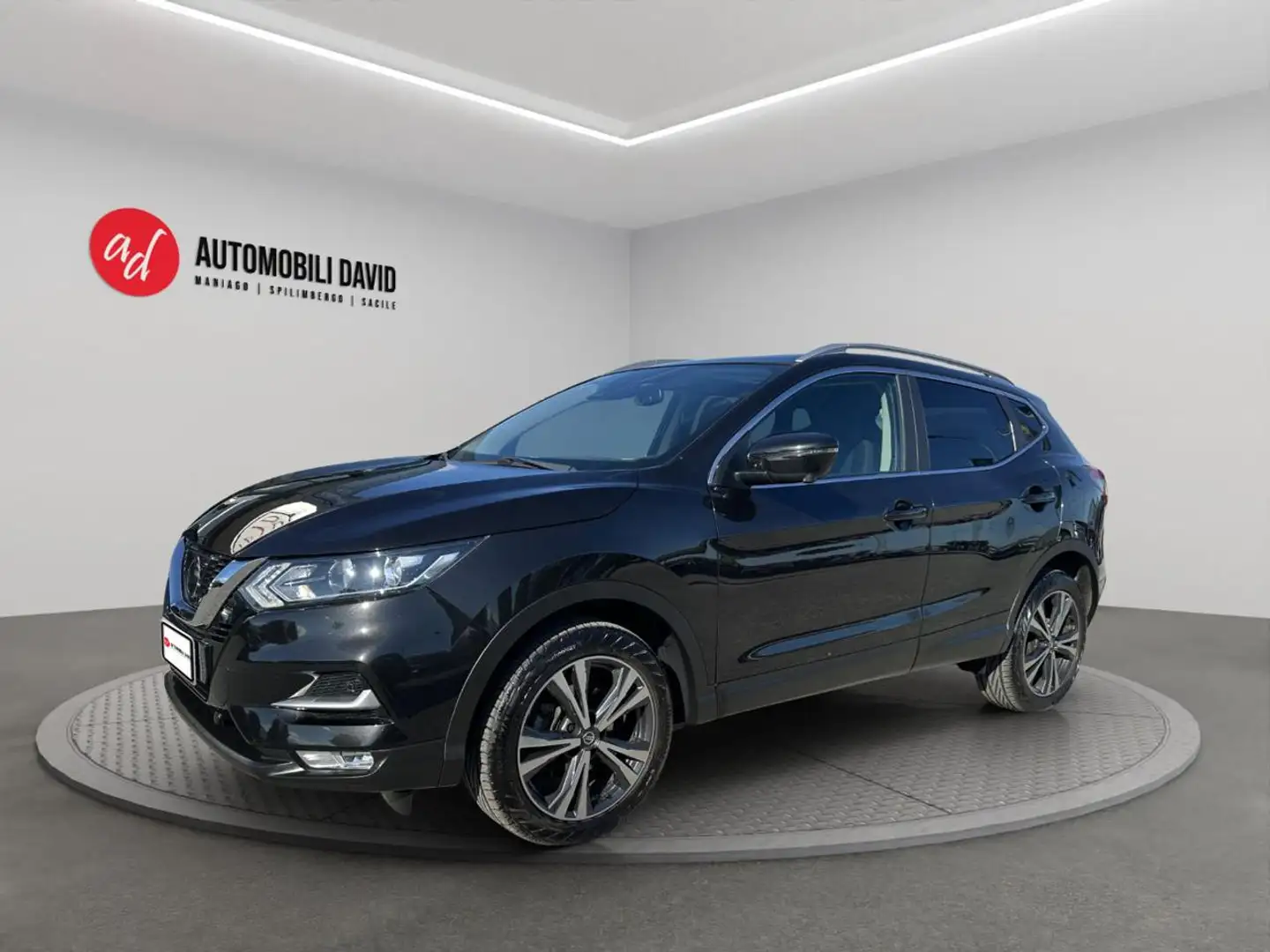 Nissan Qashqai 1.5 dCi N-Connecta Nero - 1