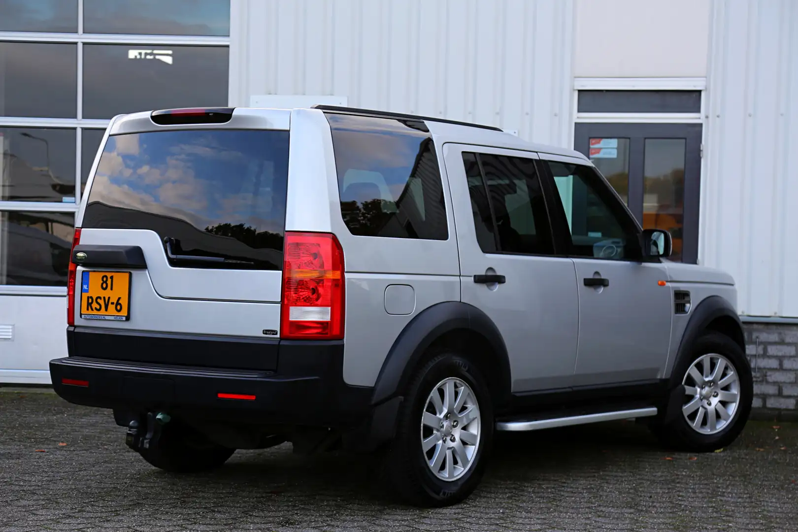 Land Rover Discovery 3 4.0 V6 4WD SE Automaat*Perfect Onderh.*Youngtime Gri - 2
