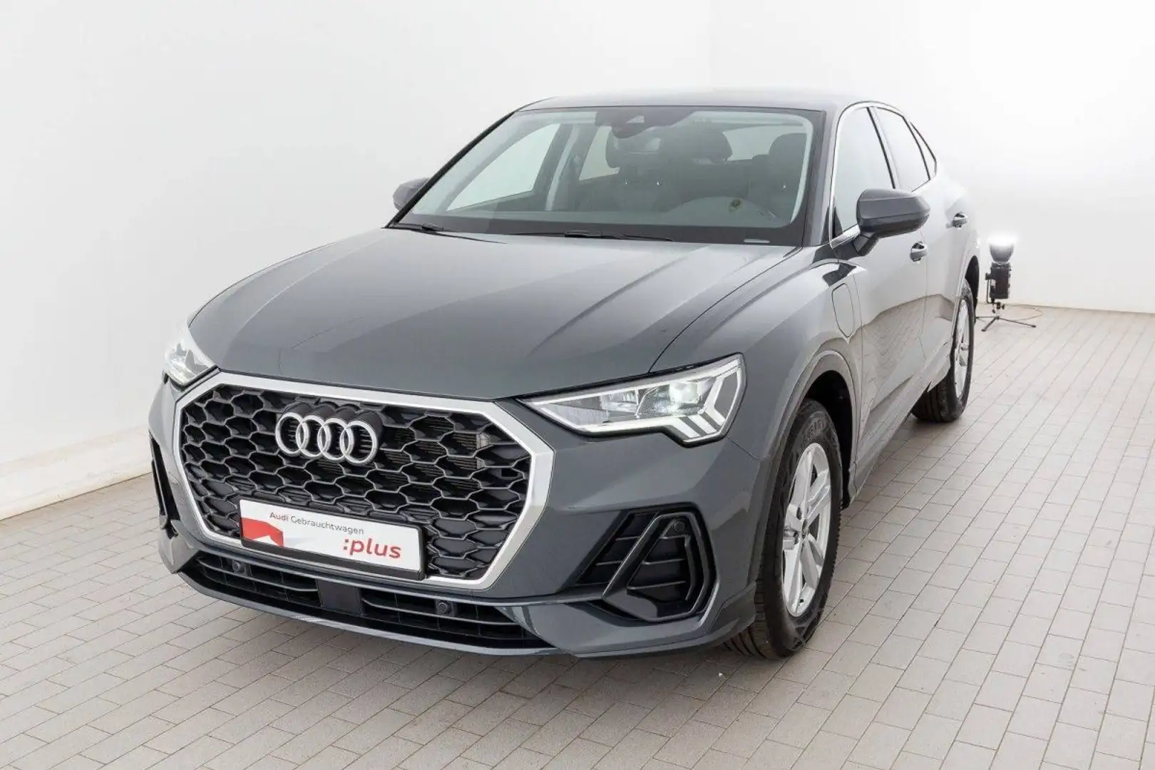 Audi Q3 45 TFSI e 245ch S tronic 6 Gris - 1